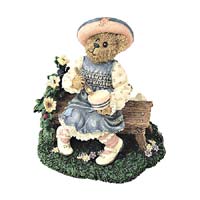 Lil' Miss Muffet... What's in the Bowl? - Boyds Bearstones 2455